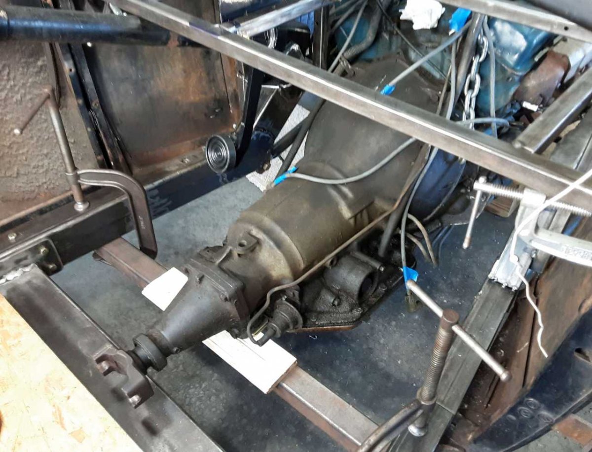 364 110420 Transmission and Brake pedal close fit.jpg