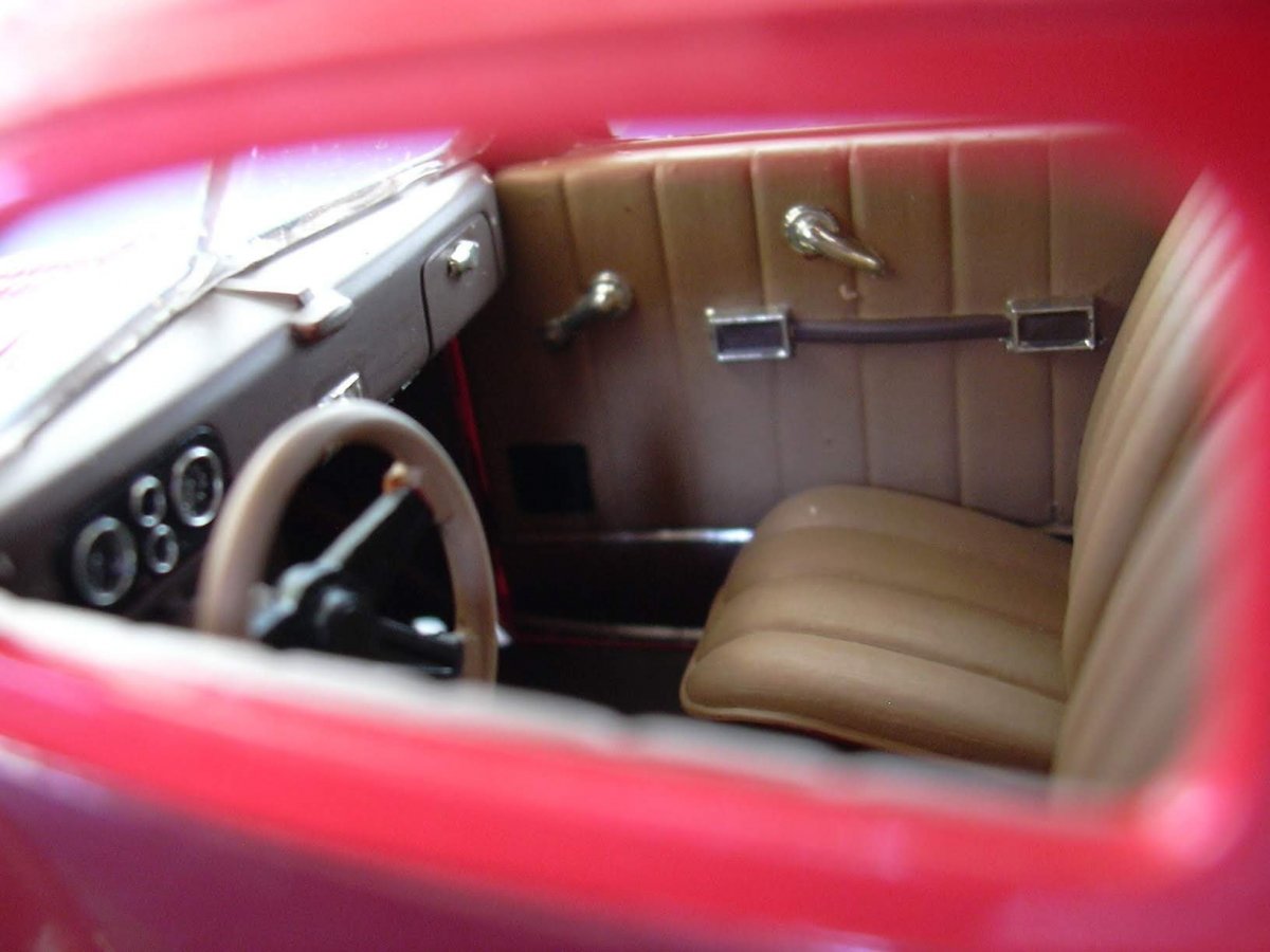 37 Ford Deluxe Sedan (6).jpeg