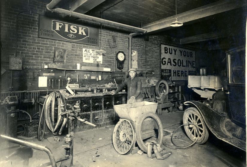 39 Chas (Charles) Metzger's Garage, Wapakoneta, Ohio April 27, 1927.JPG