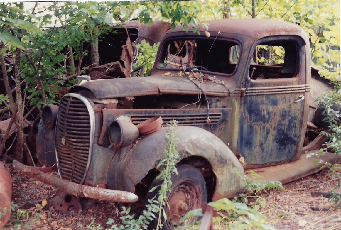 39 Ford trk in junk.jpg