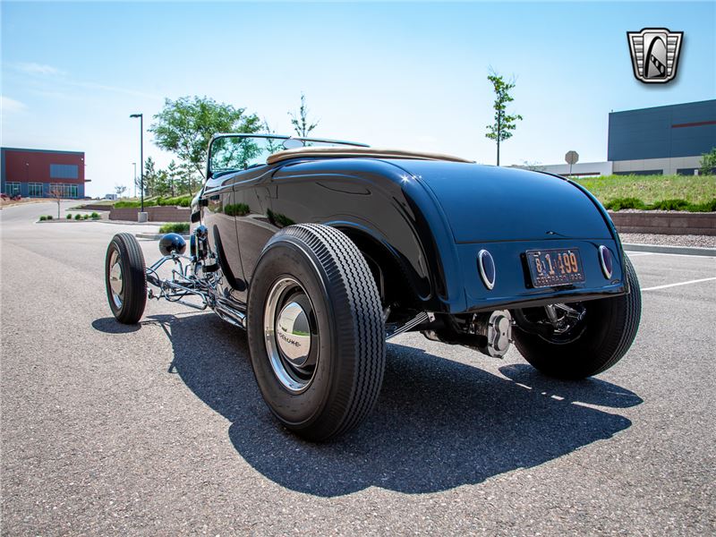 4049943-50353-1932-ford-roadster.jpg