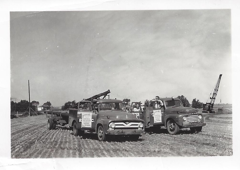 40s bw with pole trailers.jpg
