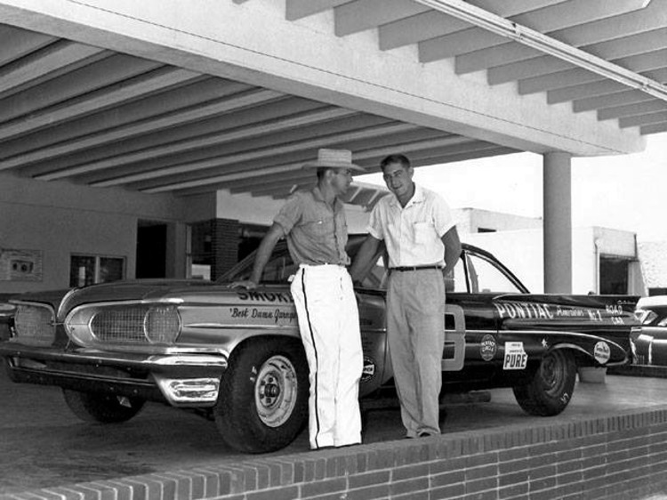 41 Smokey Yunick and Fireball Roberts… Daytona 1961.jpg