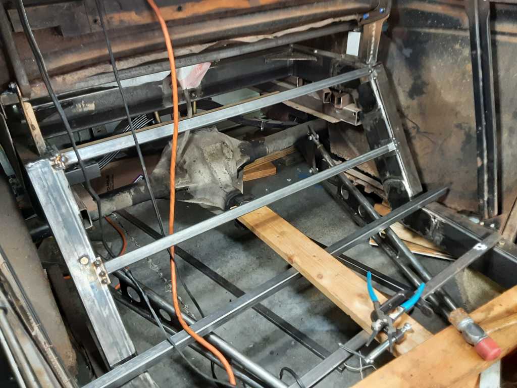 425 012921 Main braces for bulkhead fitted.jpg