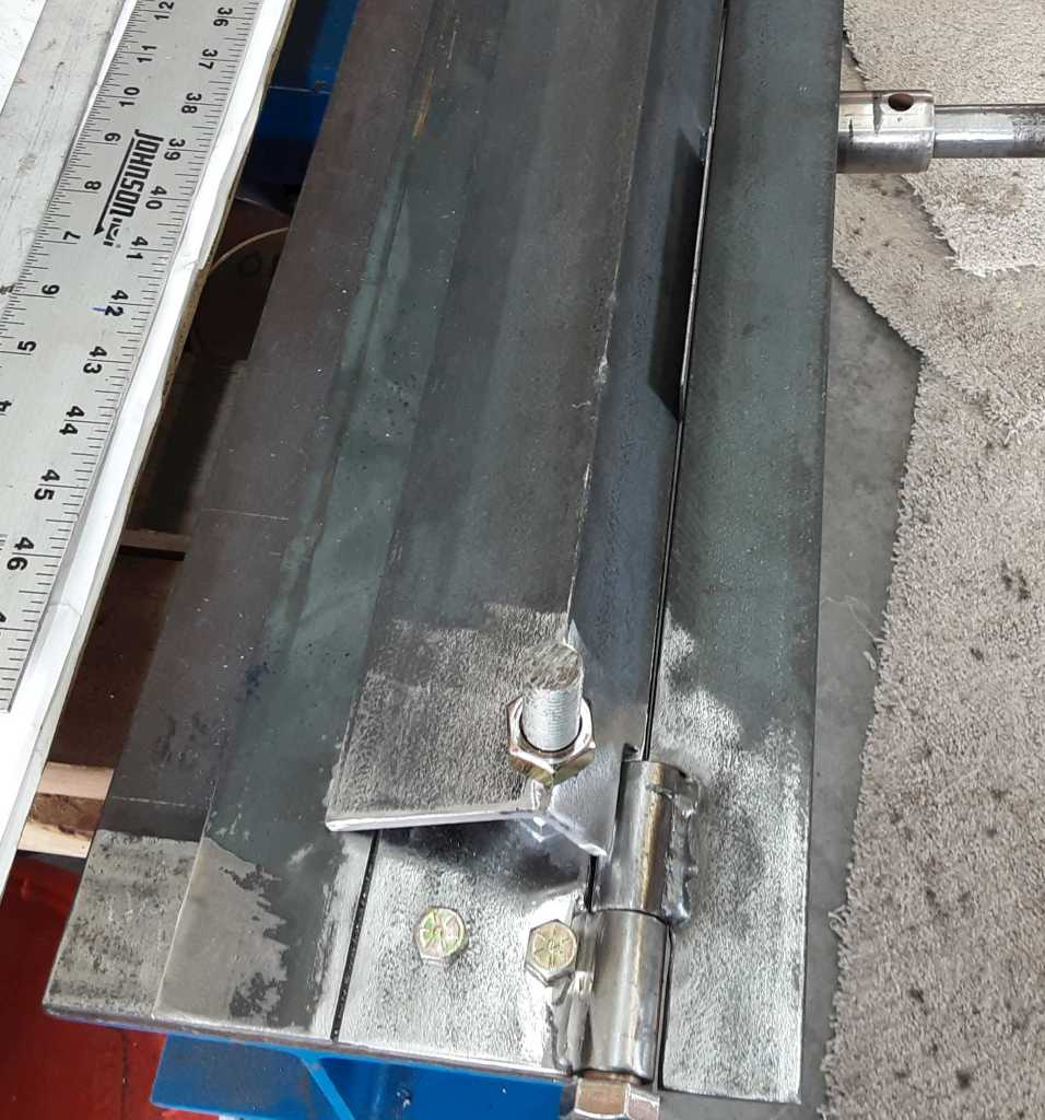 438 021021 Hinges welded - first test bend.jpg
