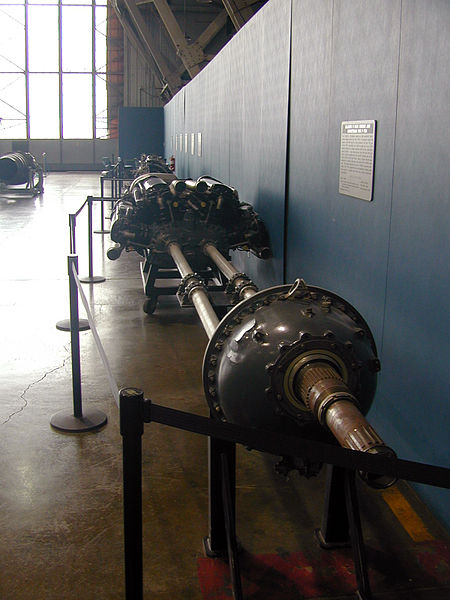 450px-Allison_V-3420_Engine_and_drivetrain_for_P-75A_1.jpg