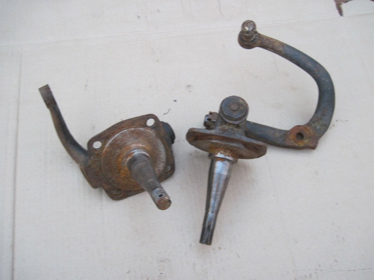 48 -52 ford pickup steering arm.jpg