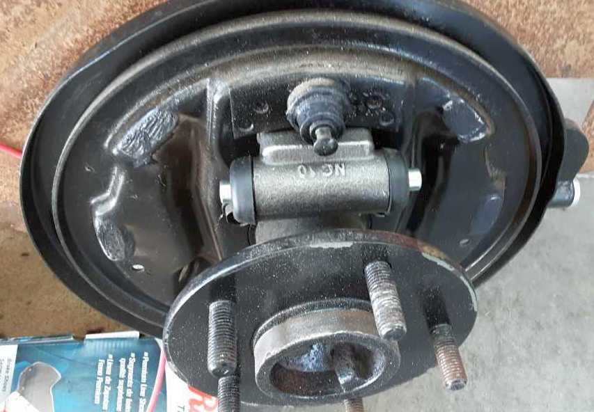 499 051421 New wheel cylinders installed in rear brakes.jpg