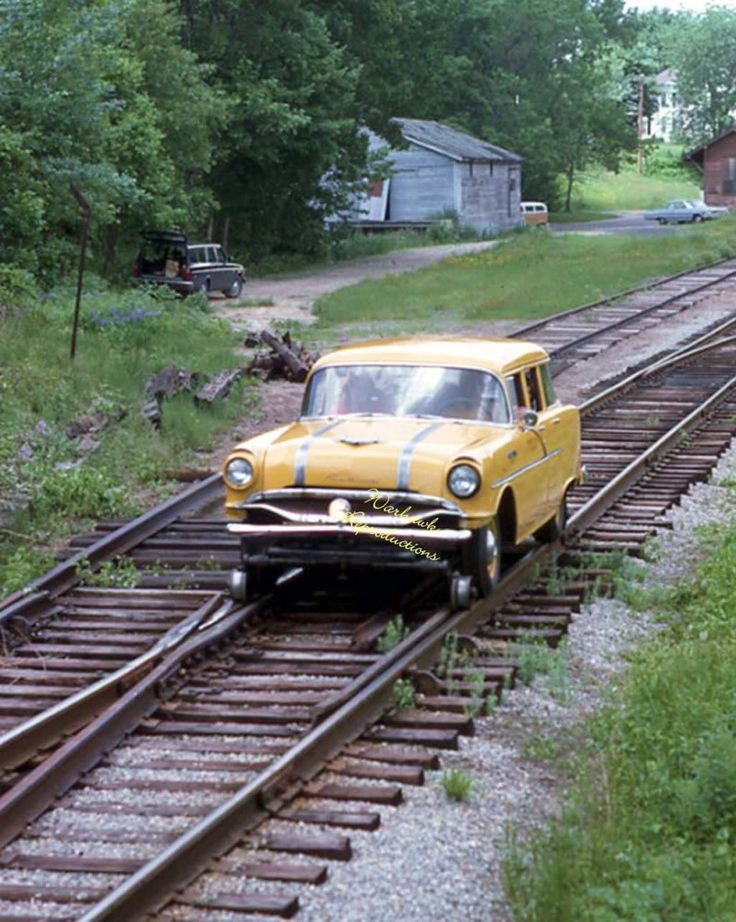 4cf71256c49a8476476ccb3dbdf1dcb0--rail-car-railroad-tracks.jpg