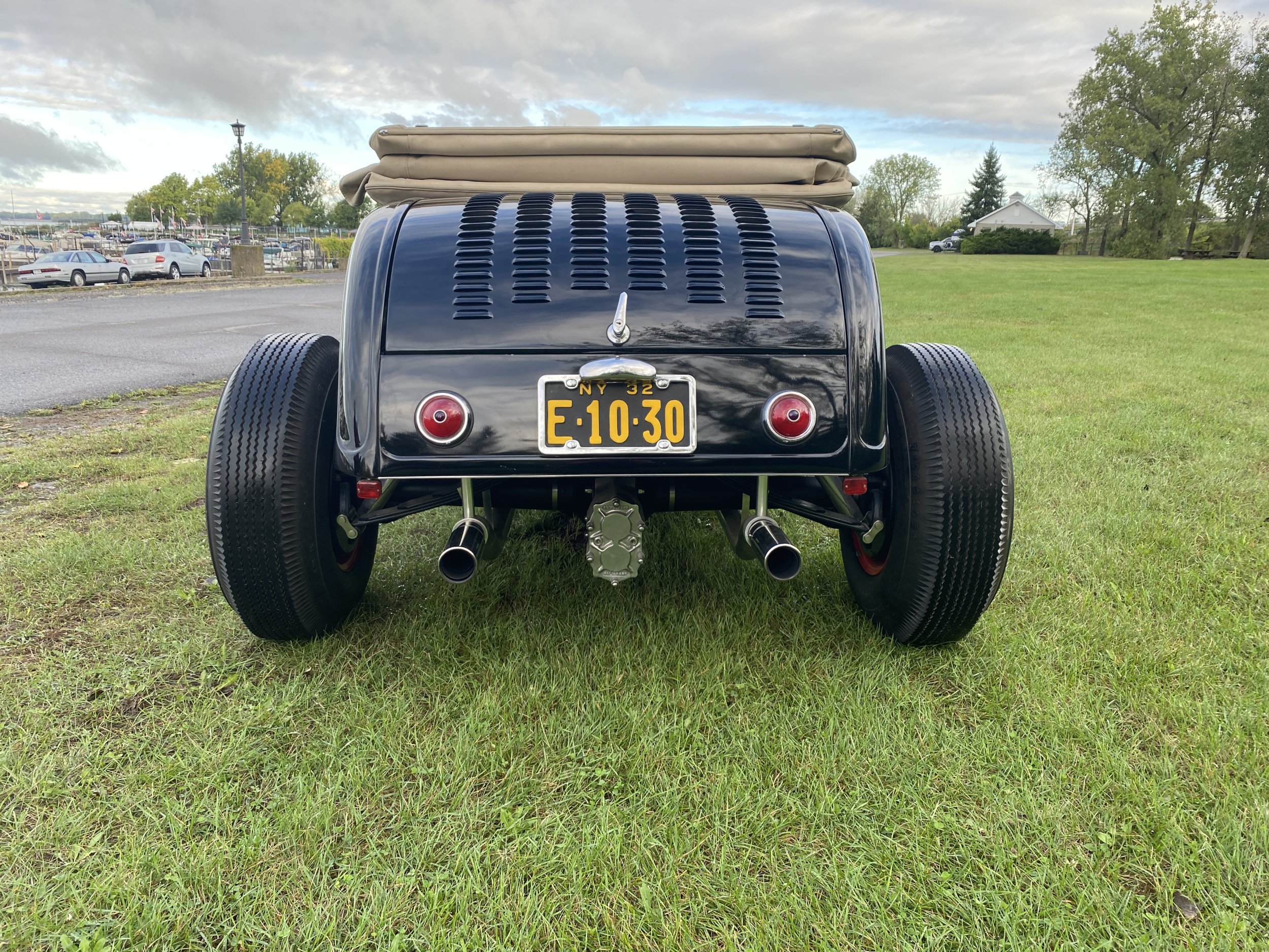 #5 EXTERIOR 32 Roadster Trunk Rear 4.JPG