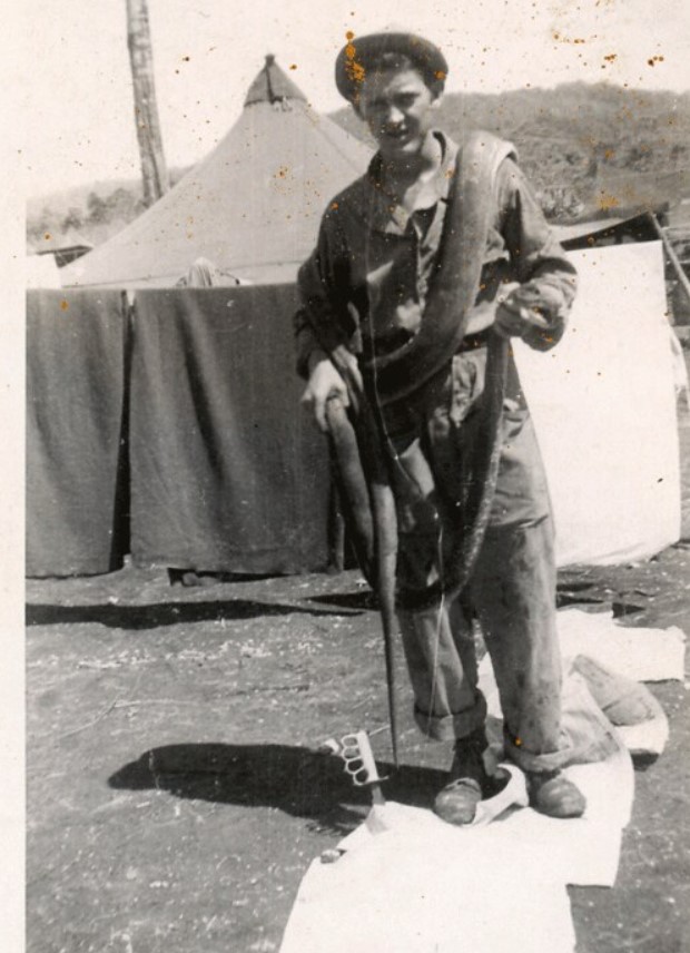5 trench knife.jpg