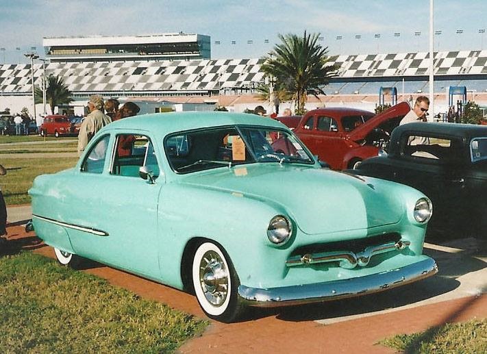 50 FORD CUSTOM GREEN.jpg