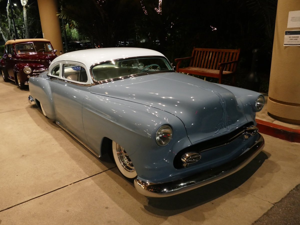 51 pontiac side front.jpg