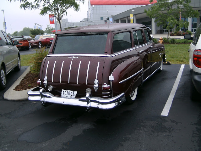 52 DeSoto wagon with skirts 2.jpg