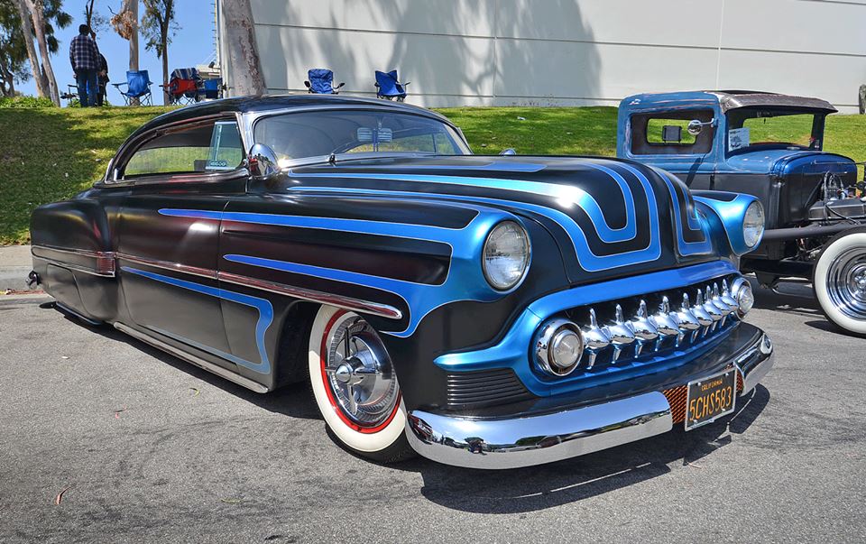 53 CHEVY WITH SCALLOPS.jpg