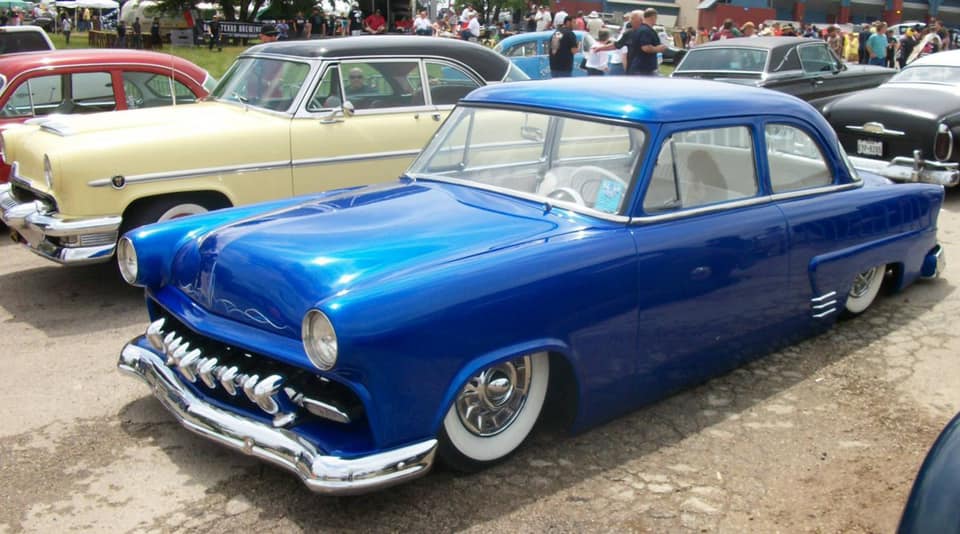 53 Ford blue front.jpg