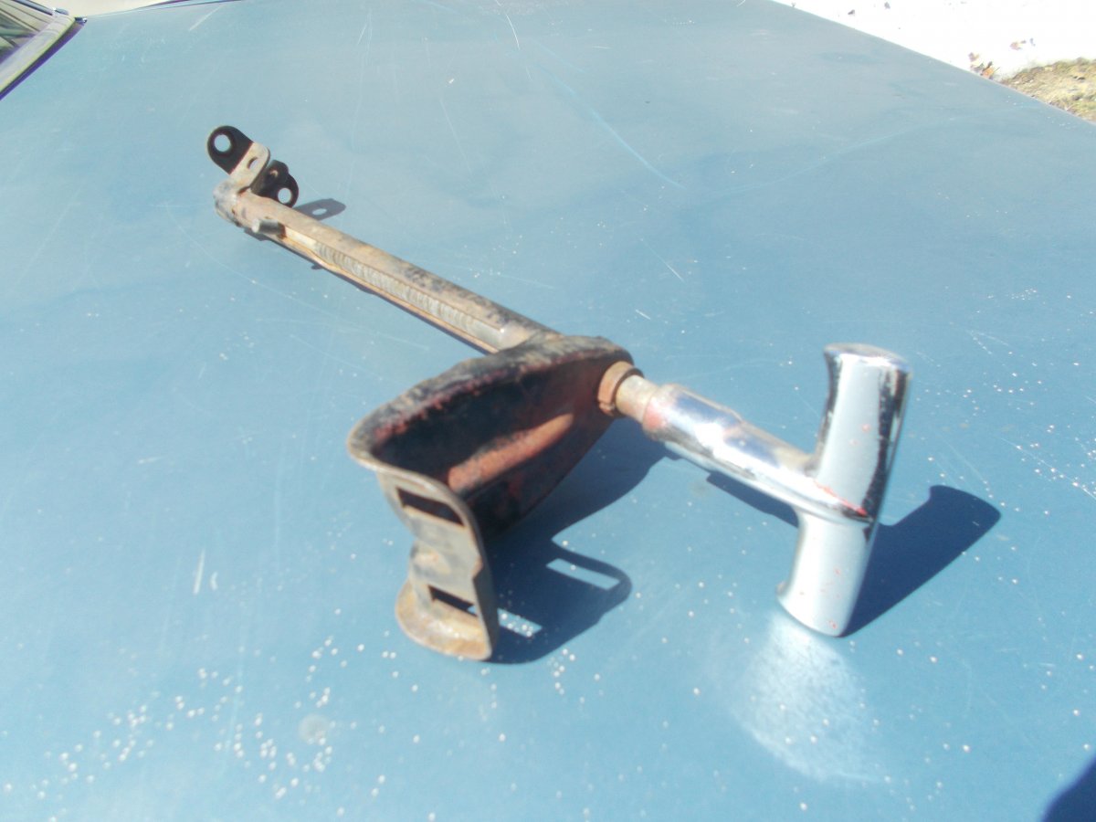 53 merc p b handle 1 038.JPG