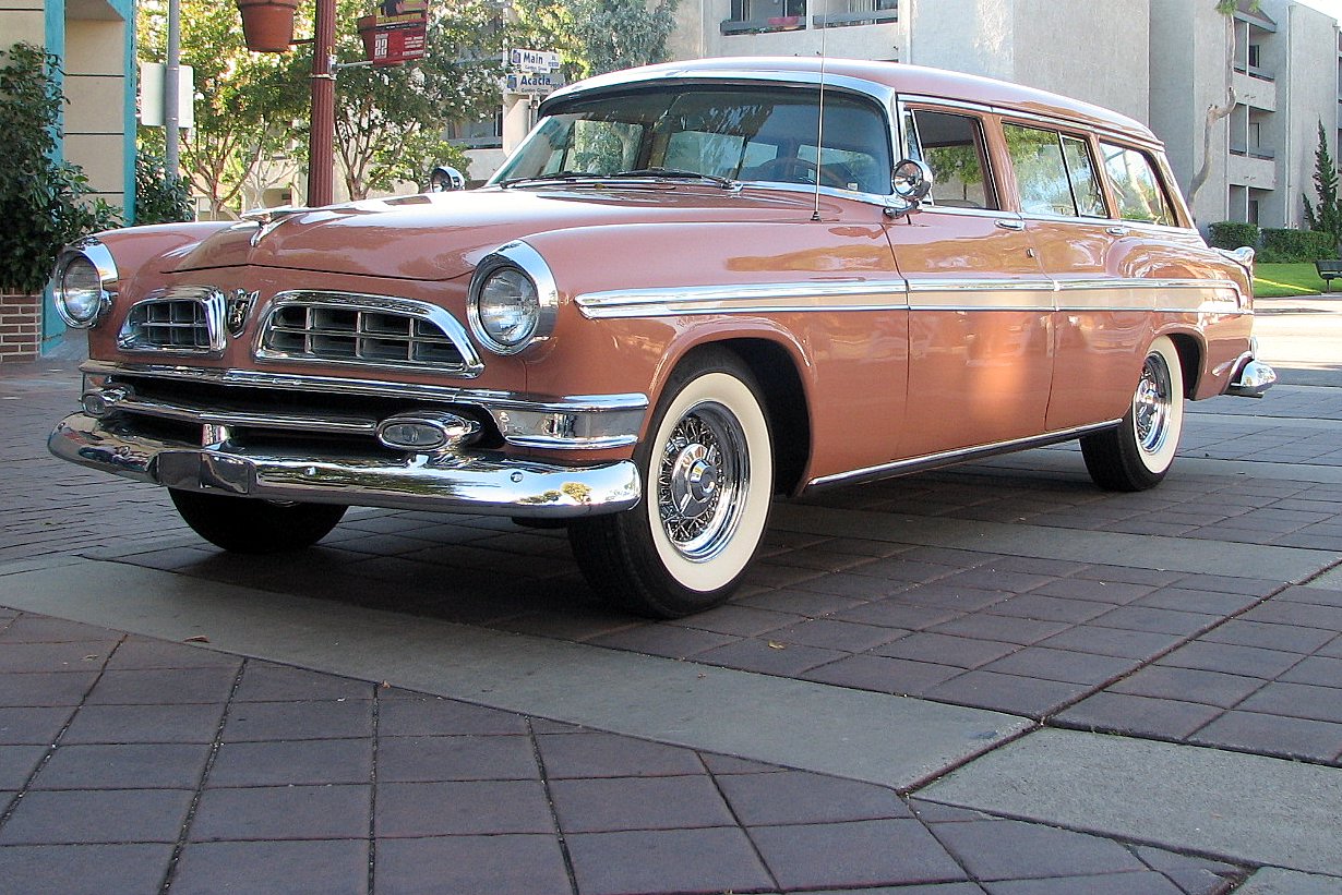 '55 NYer DeLuxe T&C Wagon - 01.JPG