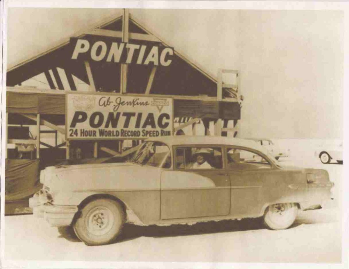 56PontiacWorldSpeedRecord.jpg
