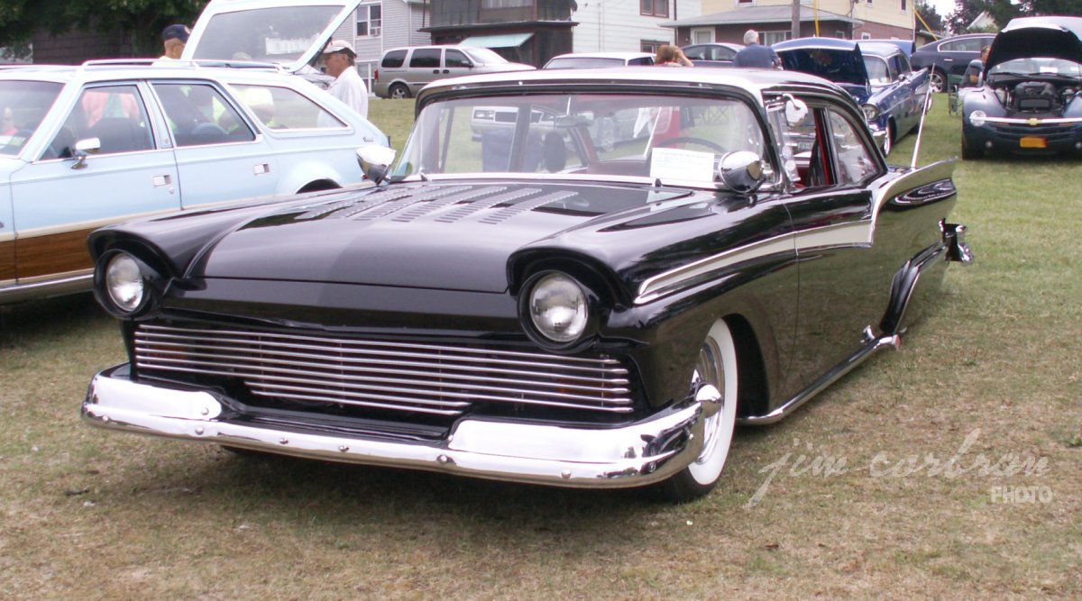 57-FORD-BLK-TON-F.jpg