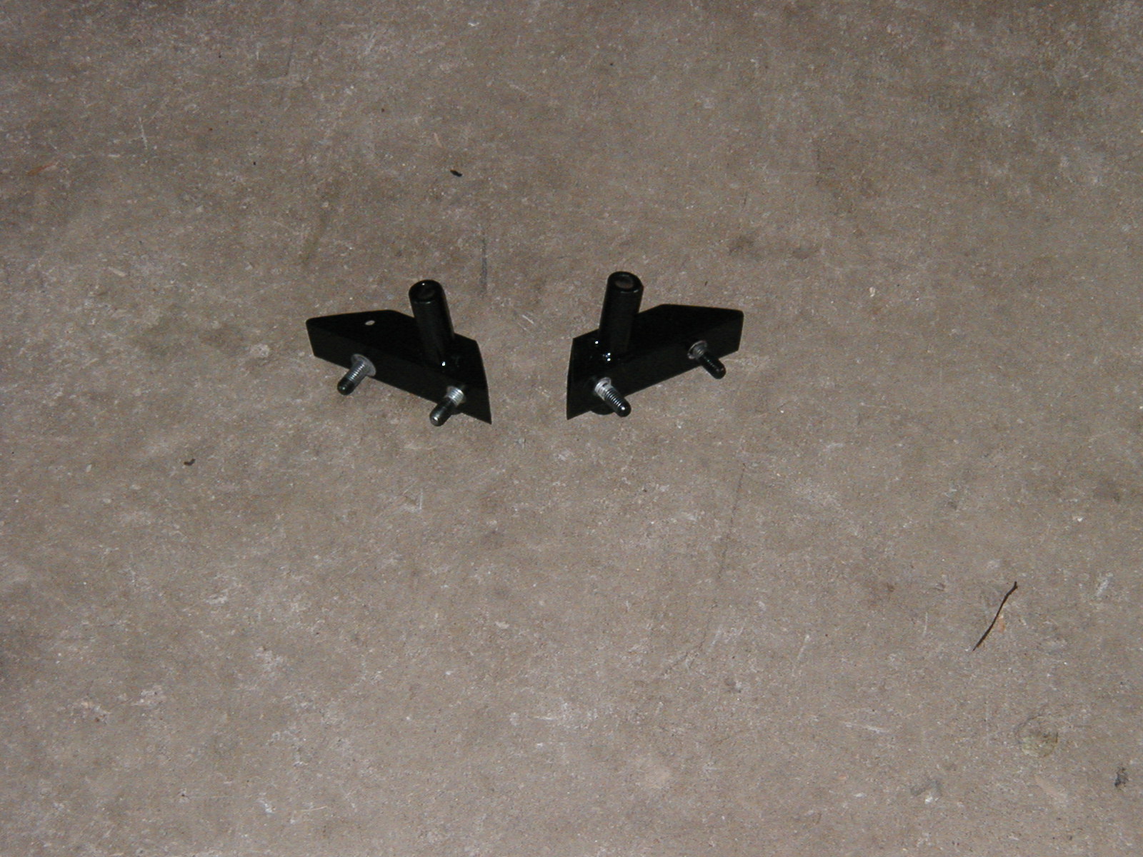 57 wagon mounts 006.jpg