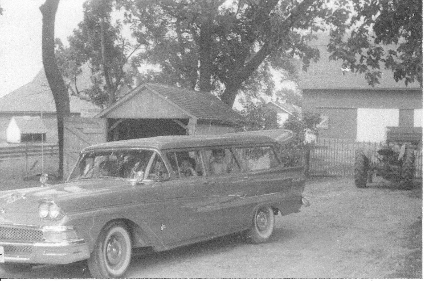 58 Ford wagon dads 001.jpg