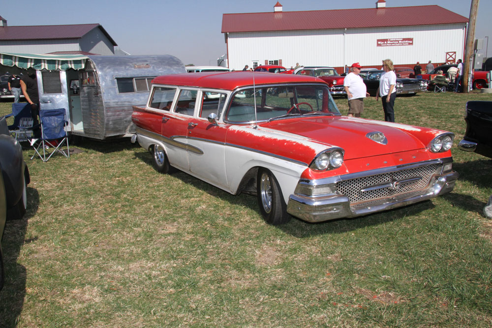 58 Ford Wagon.jpg