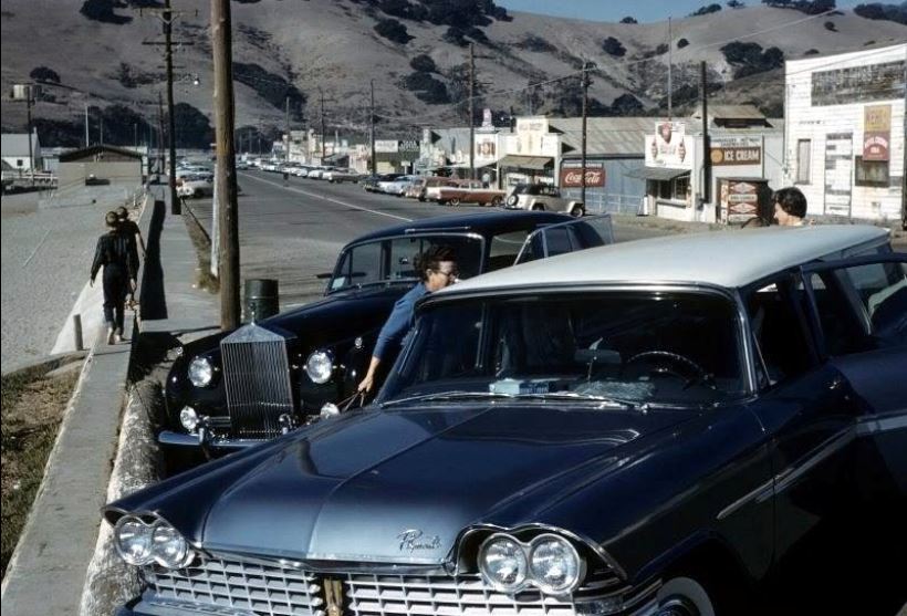 59 Custom PlymouthSuburban wagon with rolls.JPG