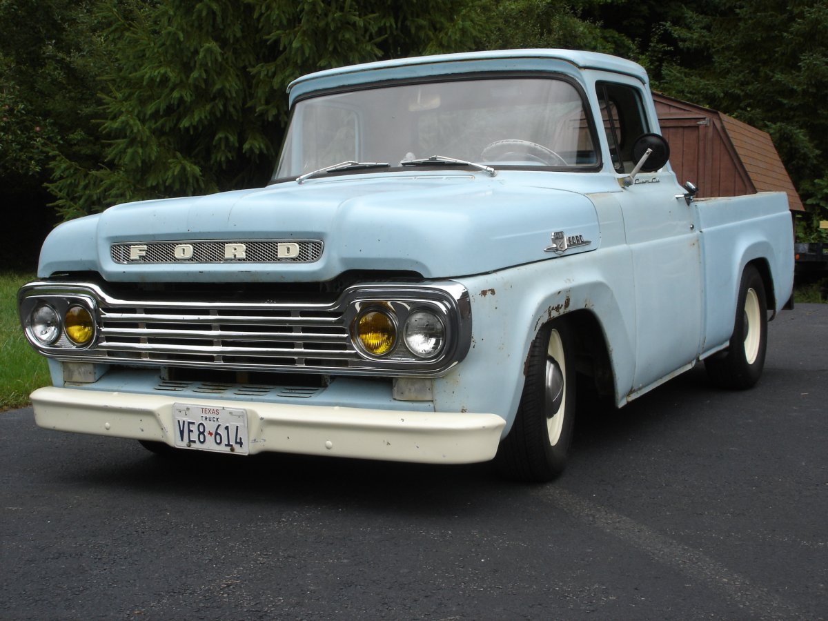 59 F100 light blue.JPG