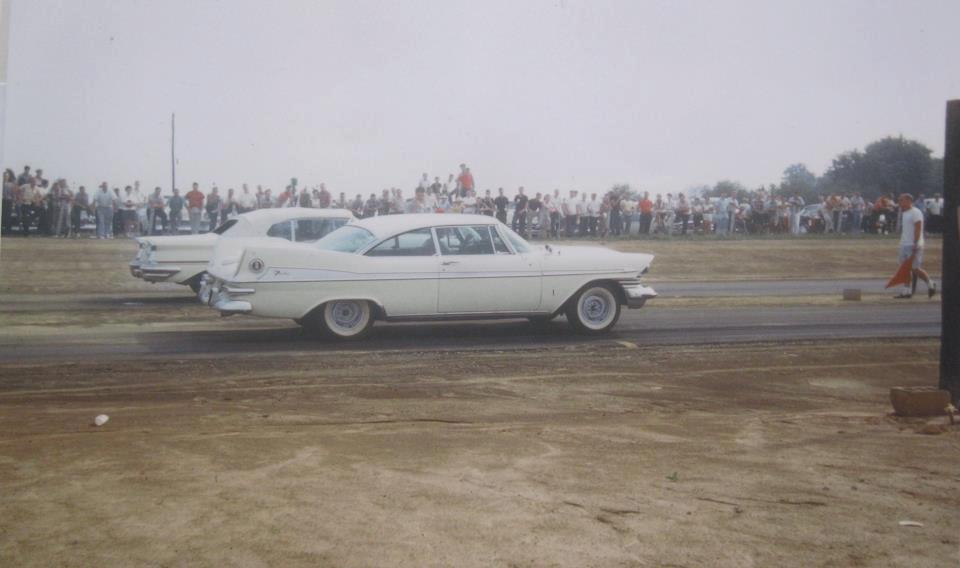 59 Plymouth vs 57 Oldsmobile cedar creek.jpg