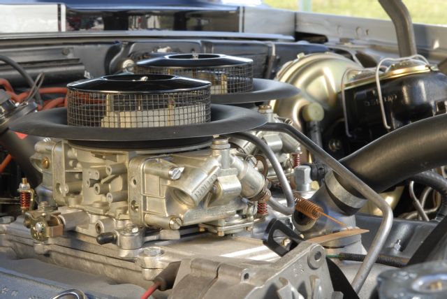 6-1969-crossram-hemi-z28-camaro-carburetor (1).jpg