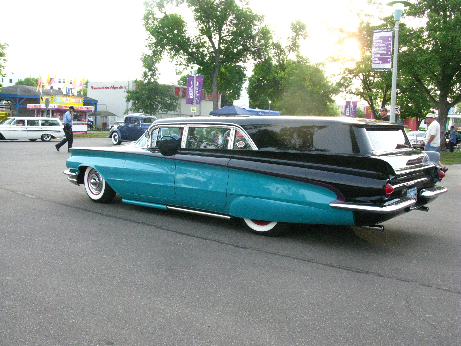 60 BUICK WAGON BACK TO THE 50'S 2011 (2).JPG