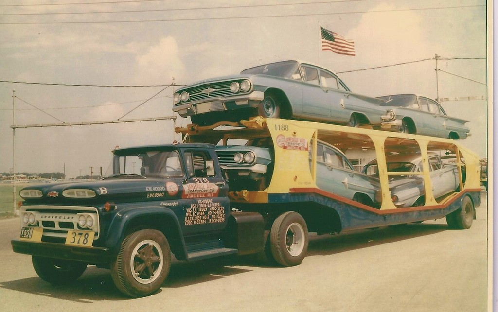 60Chevys%20on%20hauler_zpssipfdcki.jpg