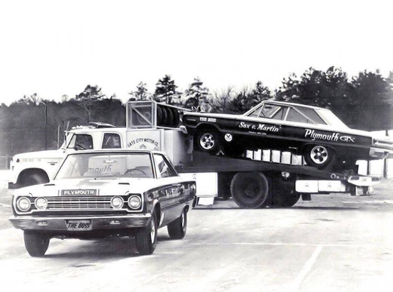 67GTXHemiSoxMartinonhauler.jpg.11aa19637fe08a97a7e032cab51d3bcc.jpg