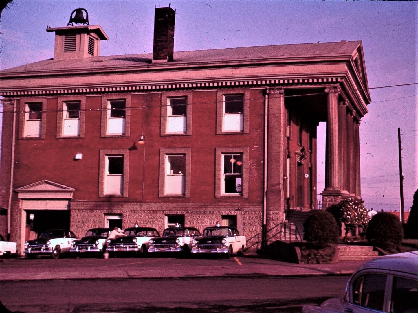 6a010536b86d369North prescinct1957.jpg
