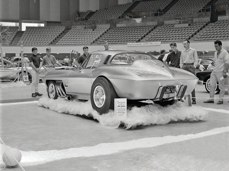 7 and vette.jpg