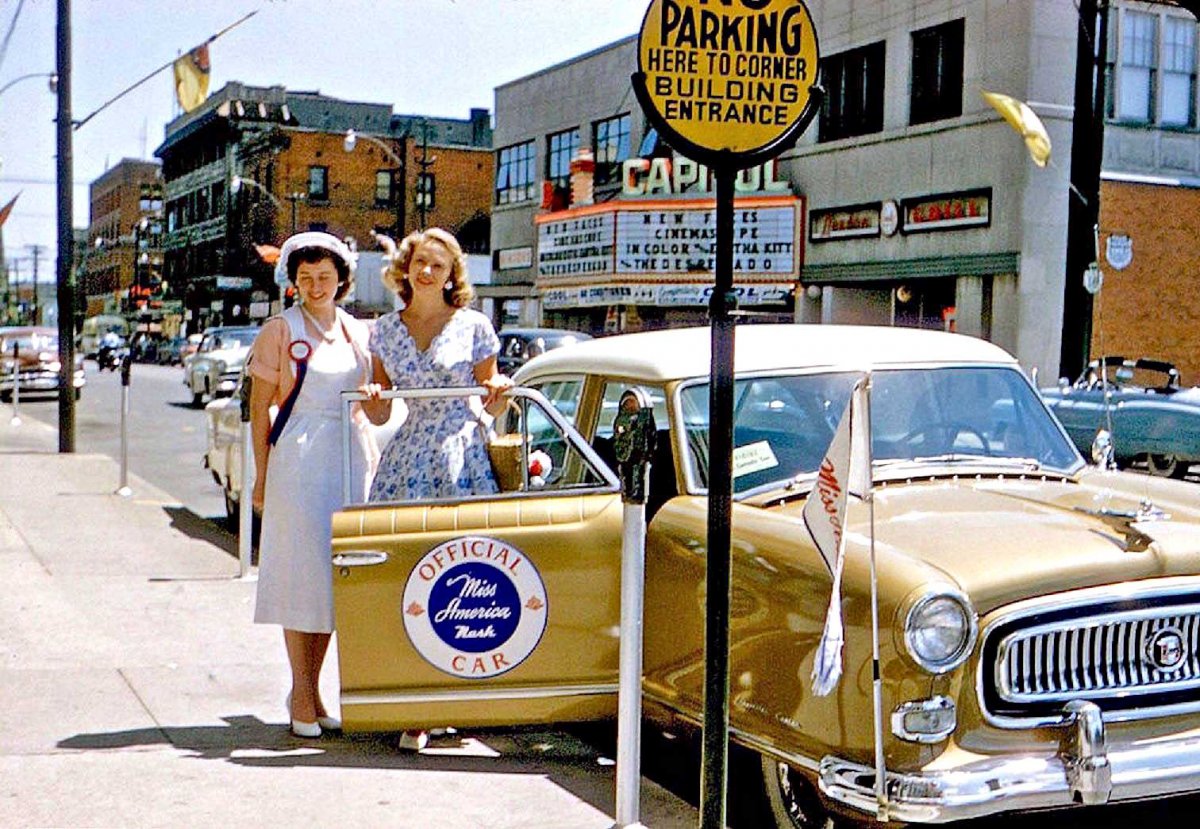 7 Miss-America-and-Her-Offical-1950s-Nash-Car.jpg