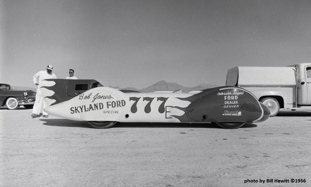 #777 \'liner sideview - Bonneville 1956 (by Bill Hewitt).jpg