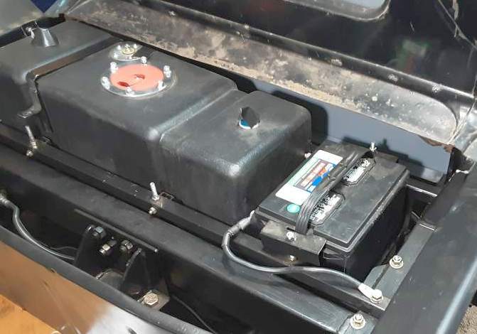 873 030223 Battery reinstalled but gas tank does not fit.jpg