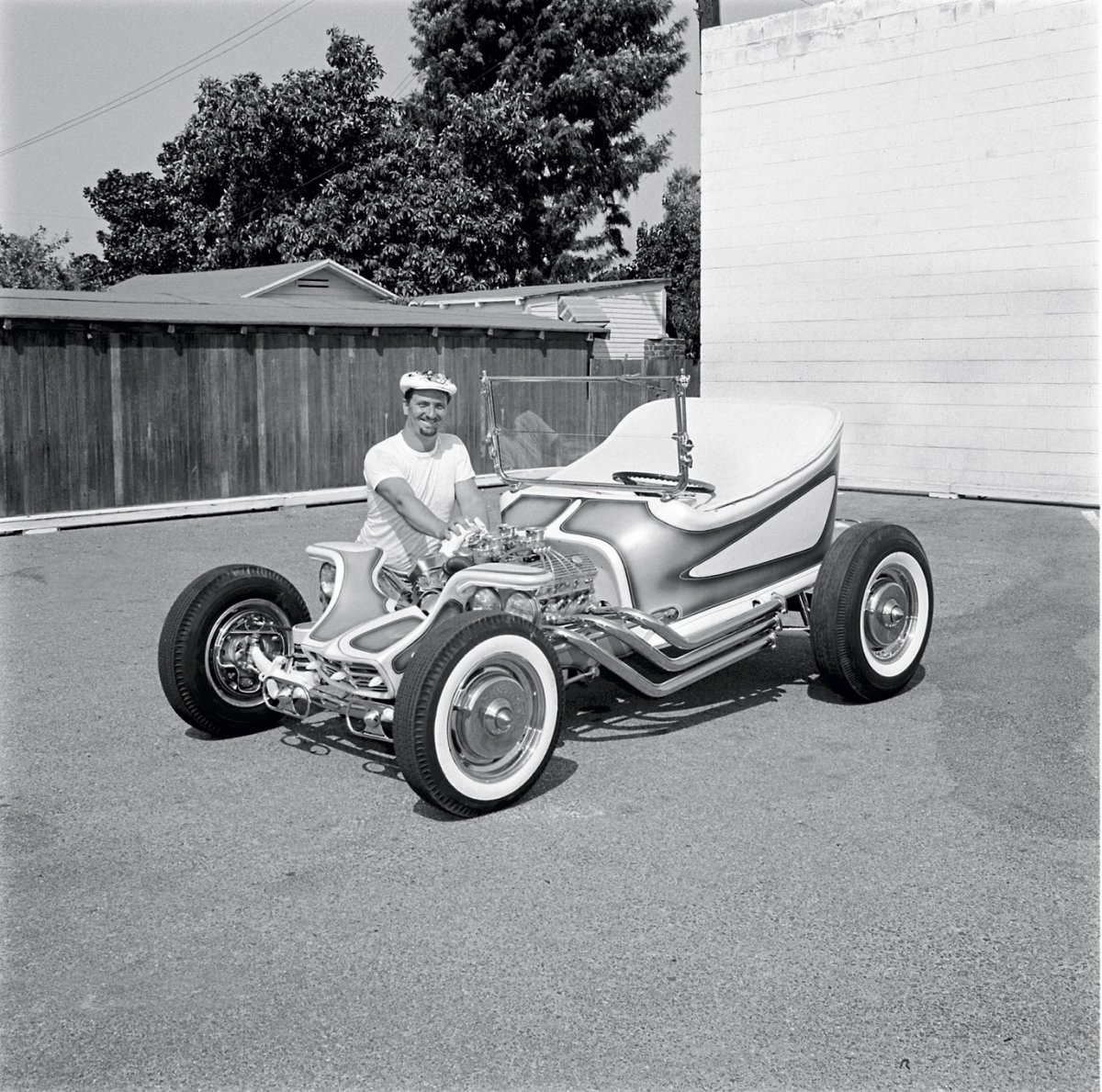 9 huge ed-roth-outlaw-fiberglass.jpg