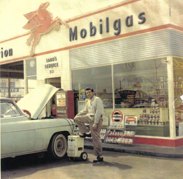 9413691ce12ce01f8d3c457b77eabd70--gas-station-the-machine.jpg