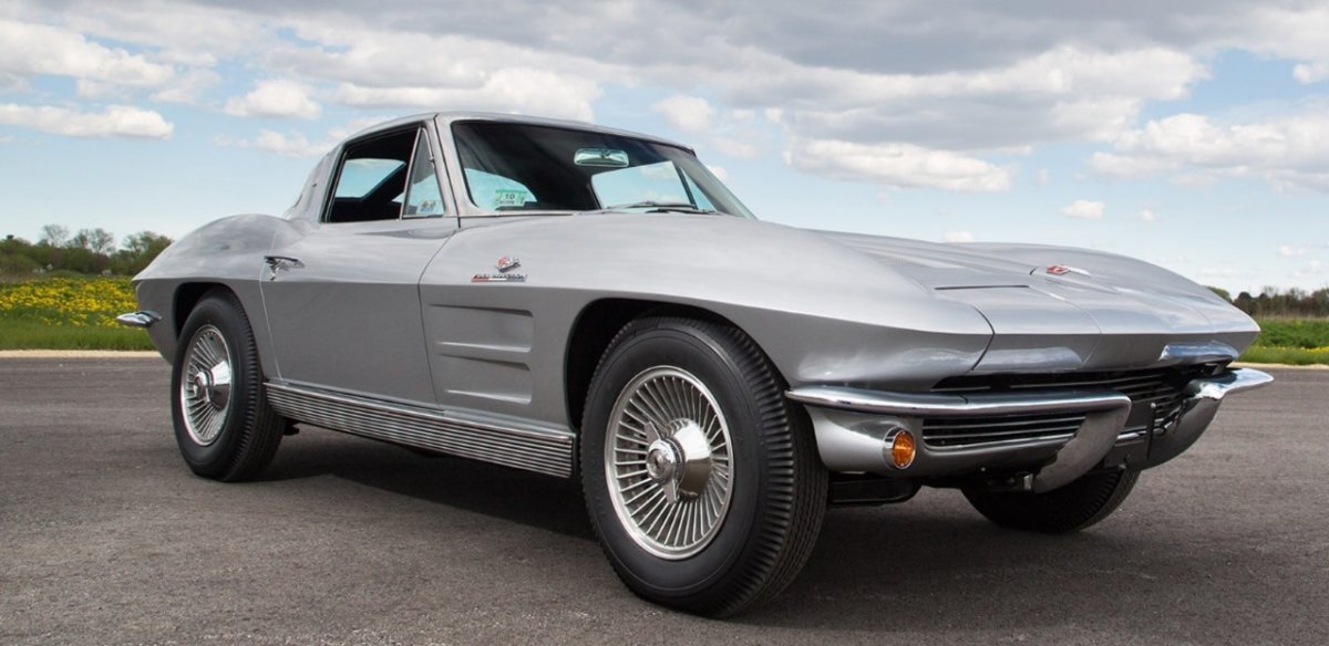 A 1963 Z06 Tanker Corvette 1 of 63 made. Th.jpg