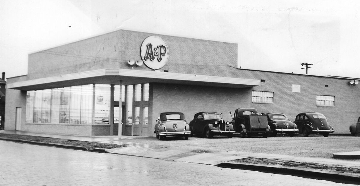 A&P Ludington MI 1946.jpg