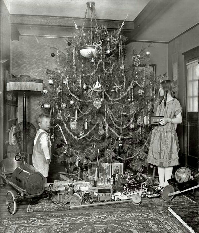 A-Very-Buick-Christmas-Washington-D.C.-circa-1920.jpg