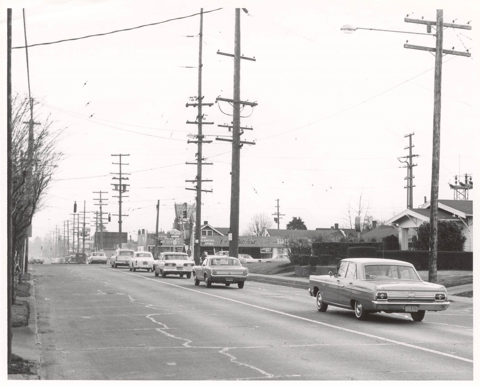 a2005-001-1001-se-52nd-looking-south-to-powell-1965.jpg