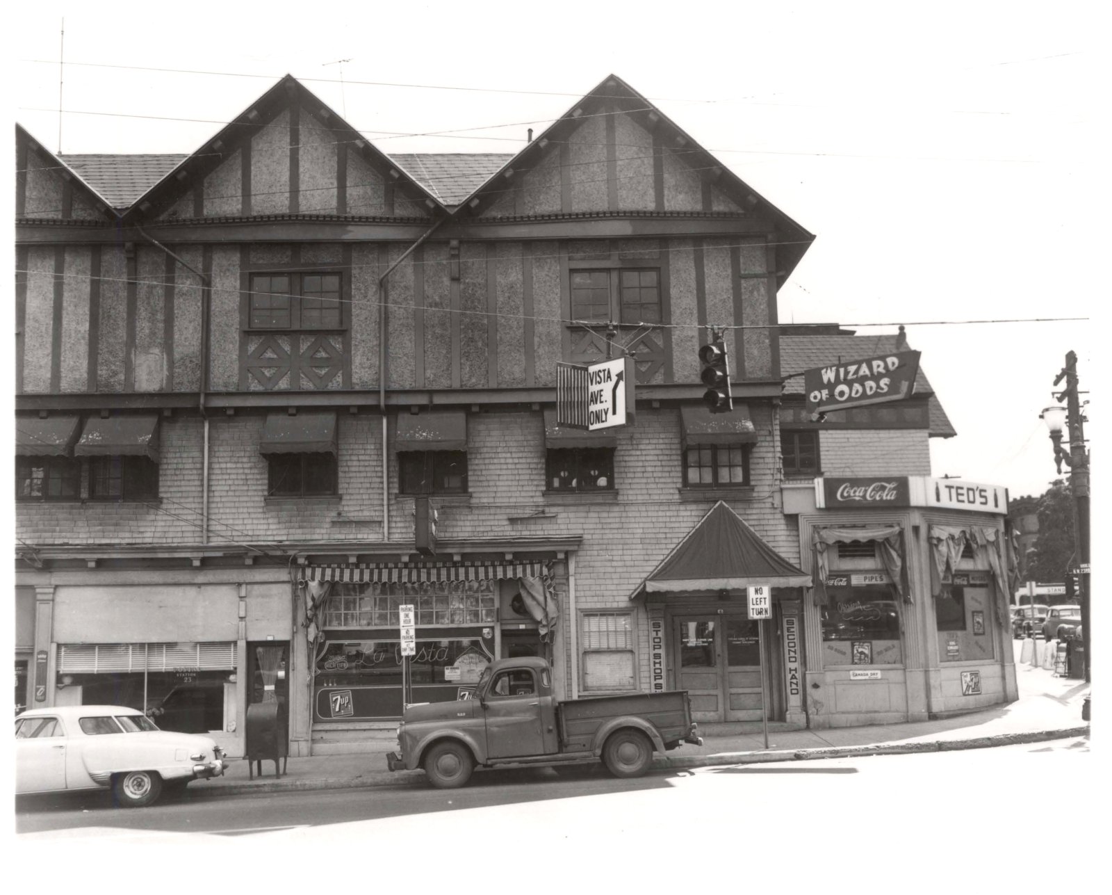 a2005-001-145-w-burnside-st-and-nw-23rd-ave-looking-east-1952.jpg