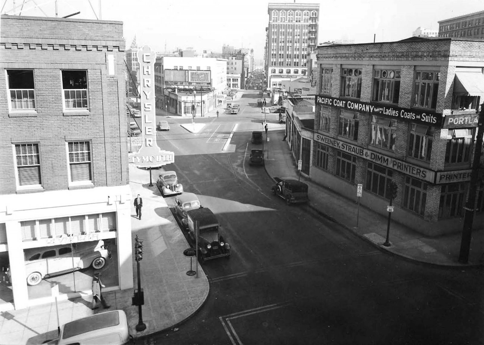 a2005-001-151-w-burnside-and-11th-east-1939.jpg
