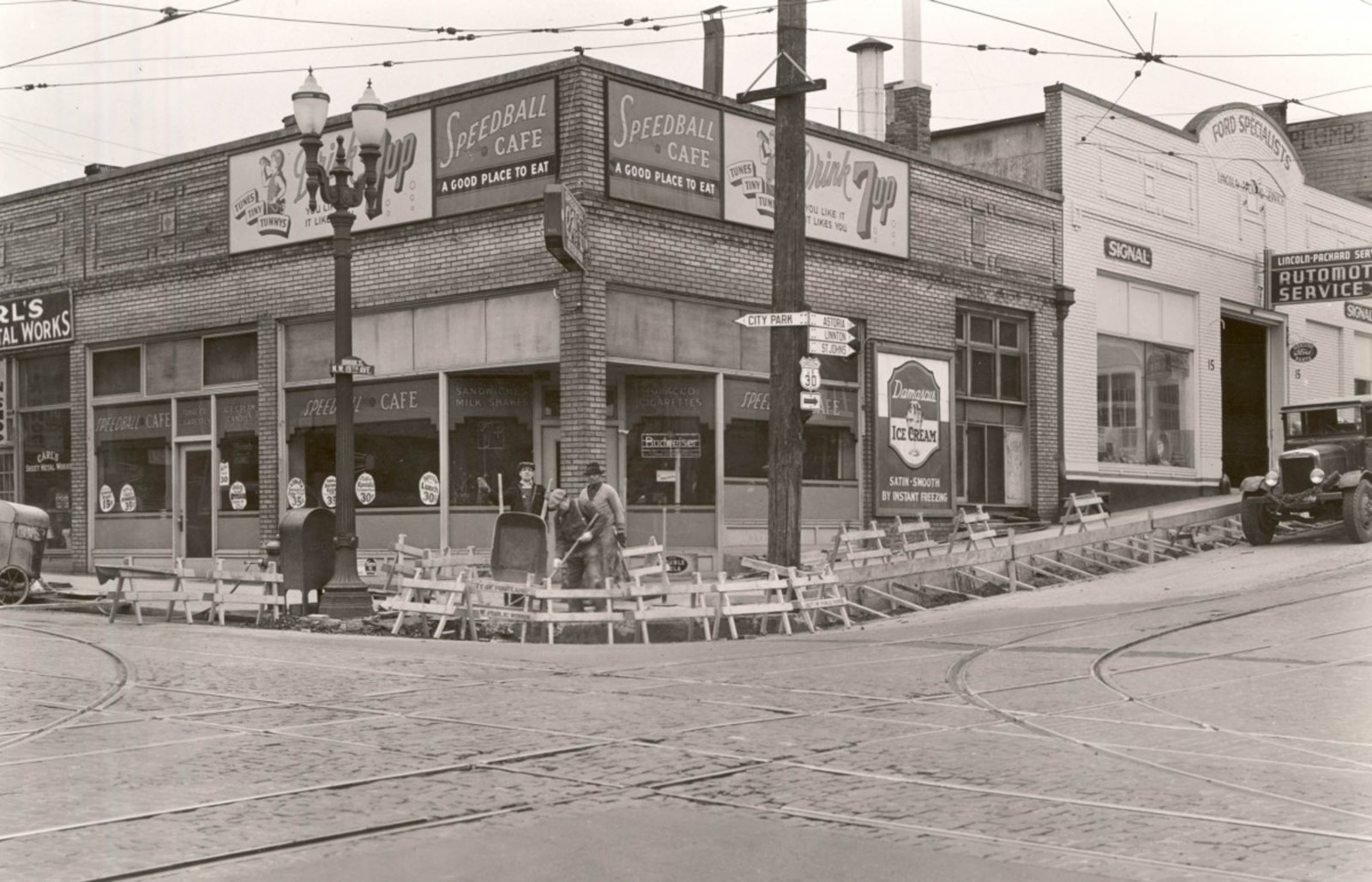 a2005-001-152-w-burnside-st-and-nw-19th-ave-1939.jpg