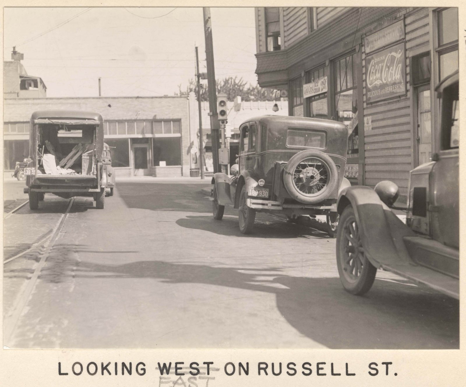 a2005-001-534-ne-russell-st-looking-east-1937.jpg