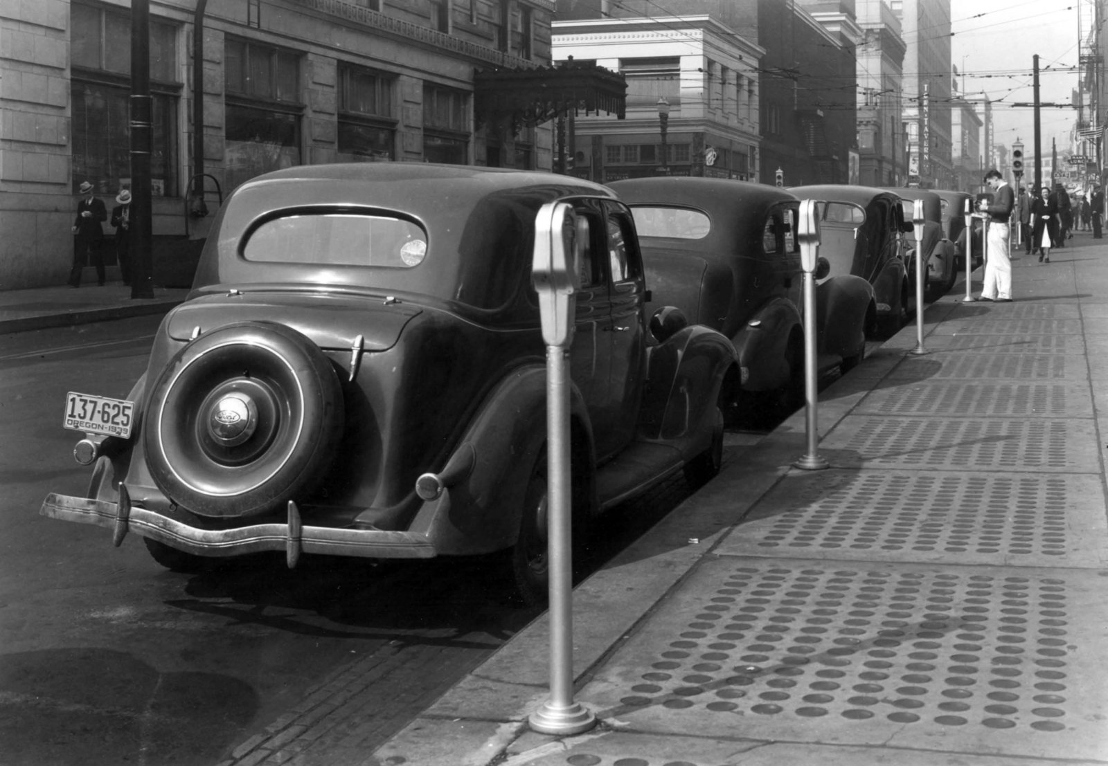 a2005-001-836-sw-stark-west-from-6th-1939.jpg